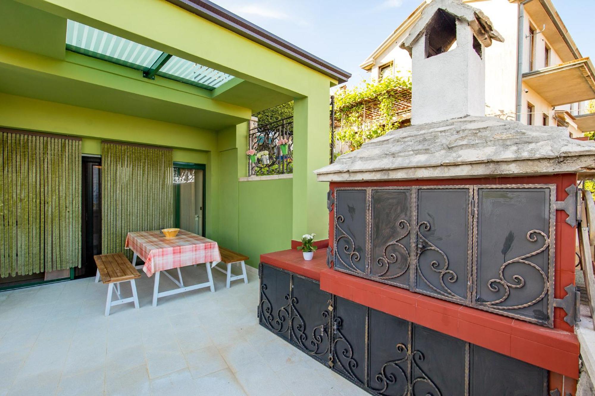 Lux Apartmani โอปาติยา ภายนอก รูปภาพ