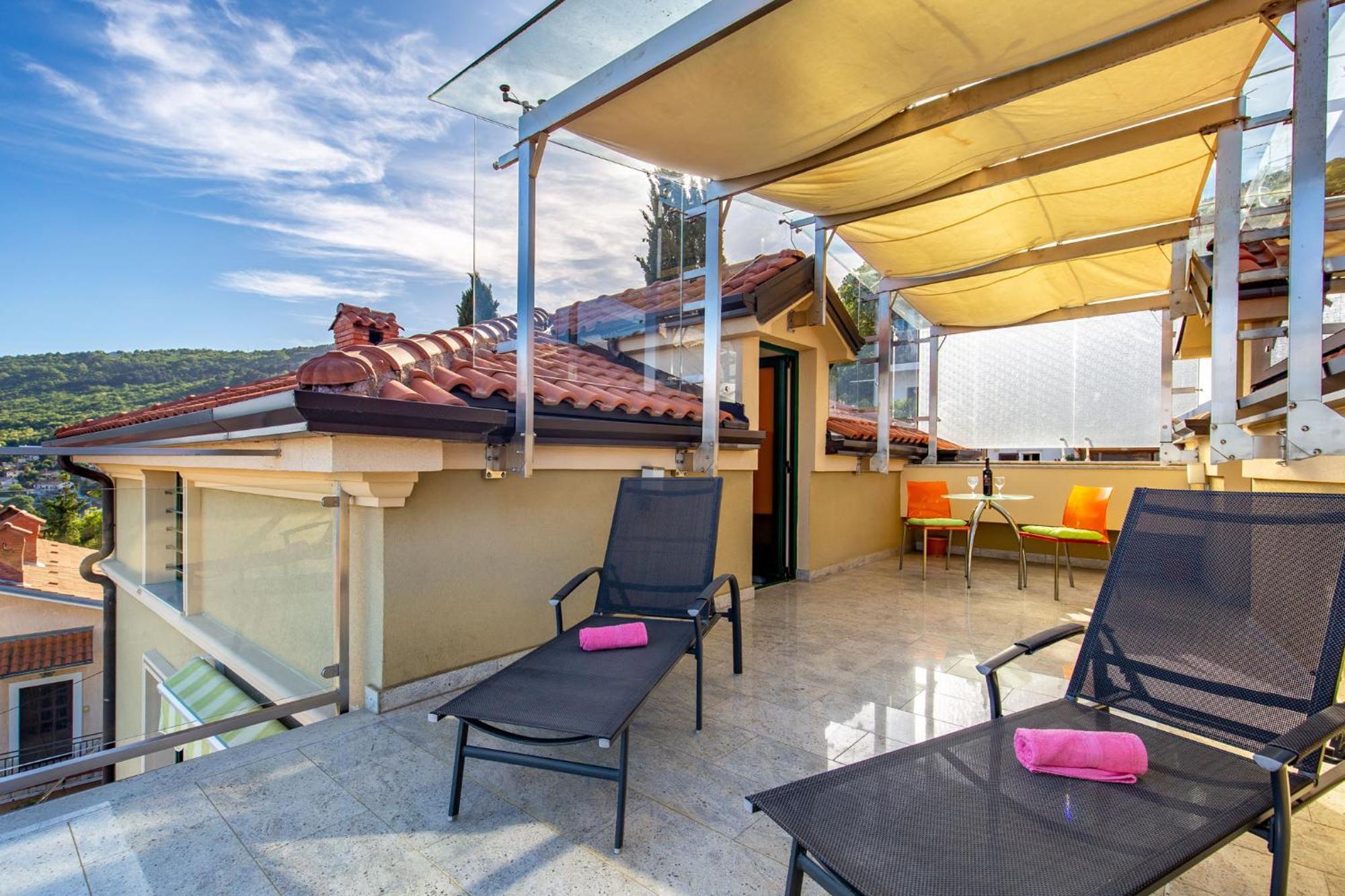 Lux Apartmani โอปาติยา ภายนอก รูปภาพ
