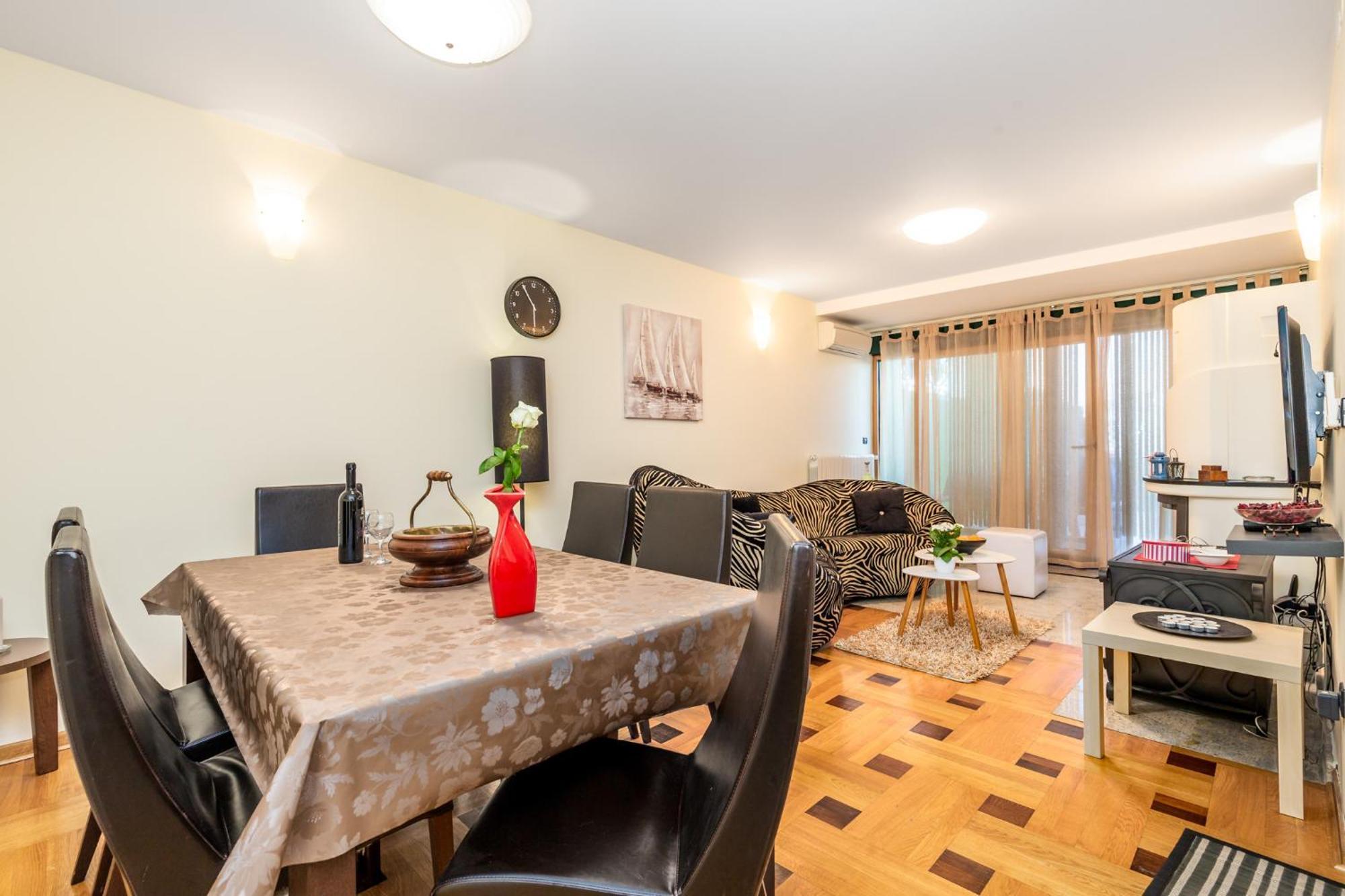 Lux Apartmani โอปาติยา ภายนอก รูปภาพ