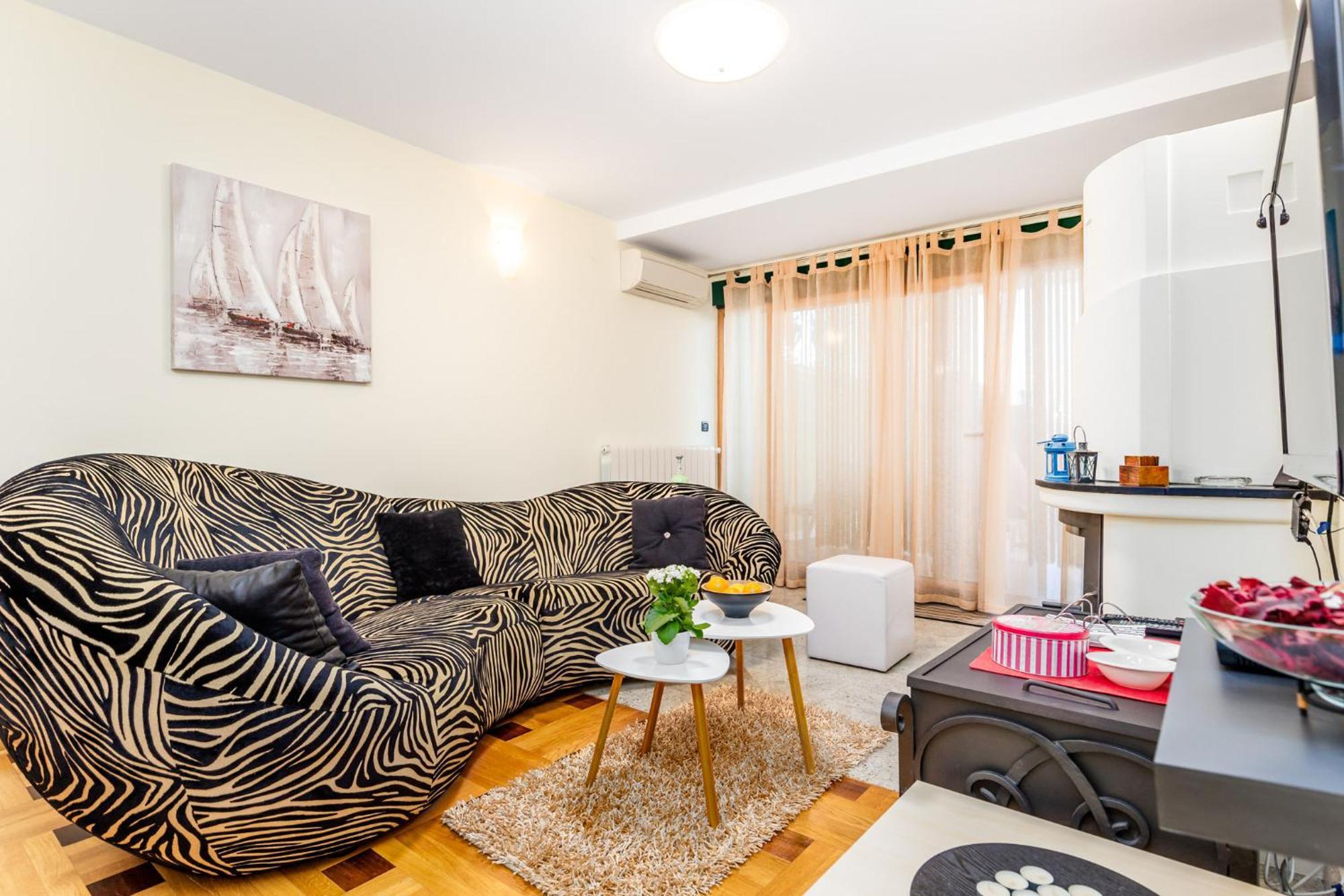 Lux Apartmani โอปาติยา ภายนอก รูปภาพ