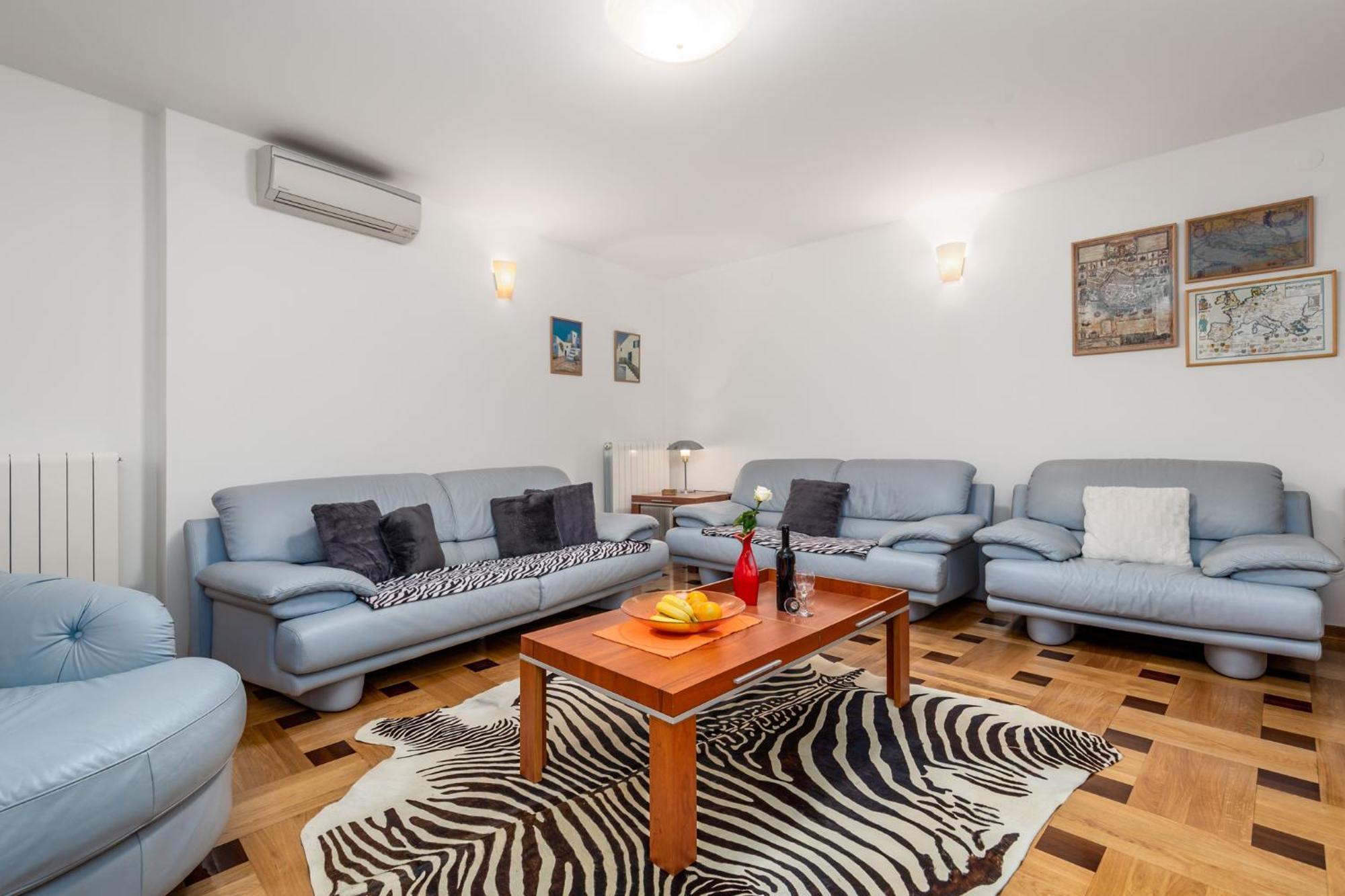 Lux Apartmani โอปาติยา ภายนอก รูปภาพ